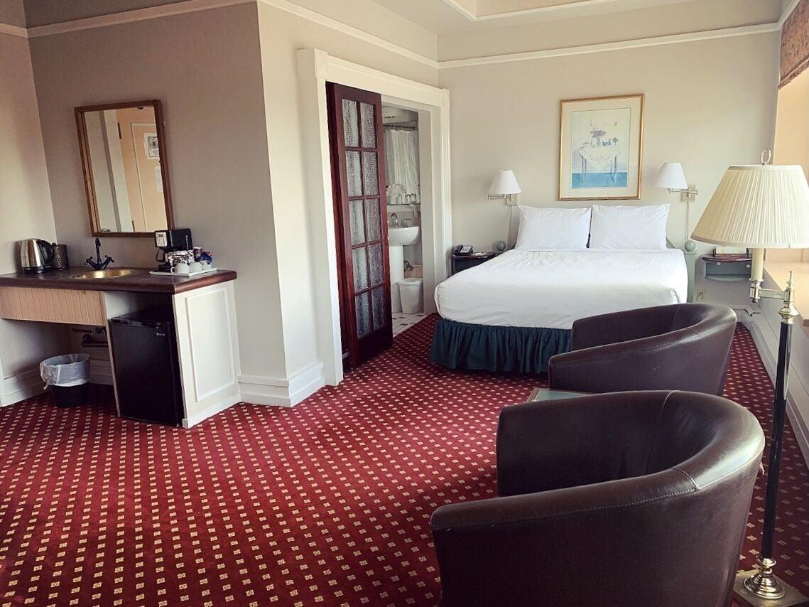 ויקטוריה The Bedford Regency Hotel מראה חיצוני תמונה