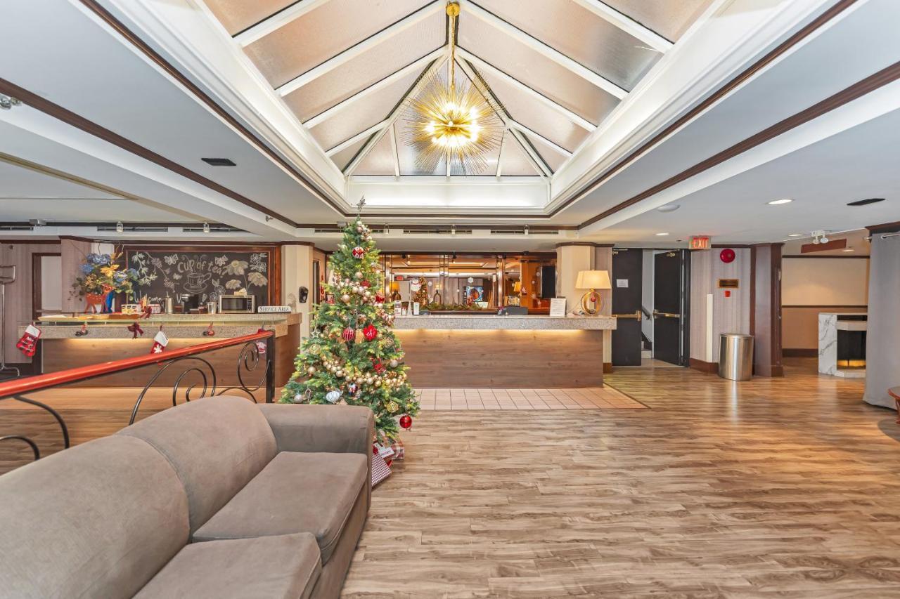 ויקטוריה The Bedford Regency Hotel מראה חיצוני תמונה