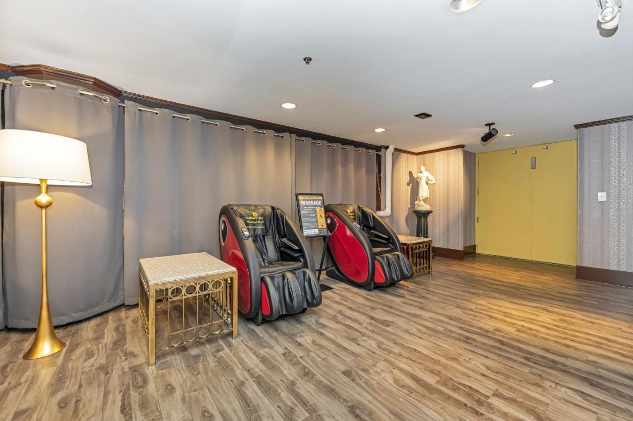 ויקטוריה The Bedford Regency Hotel מראה חיצוני תמונה
