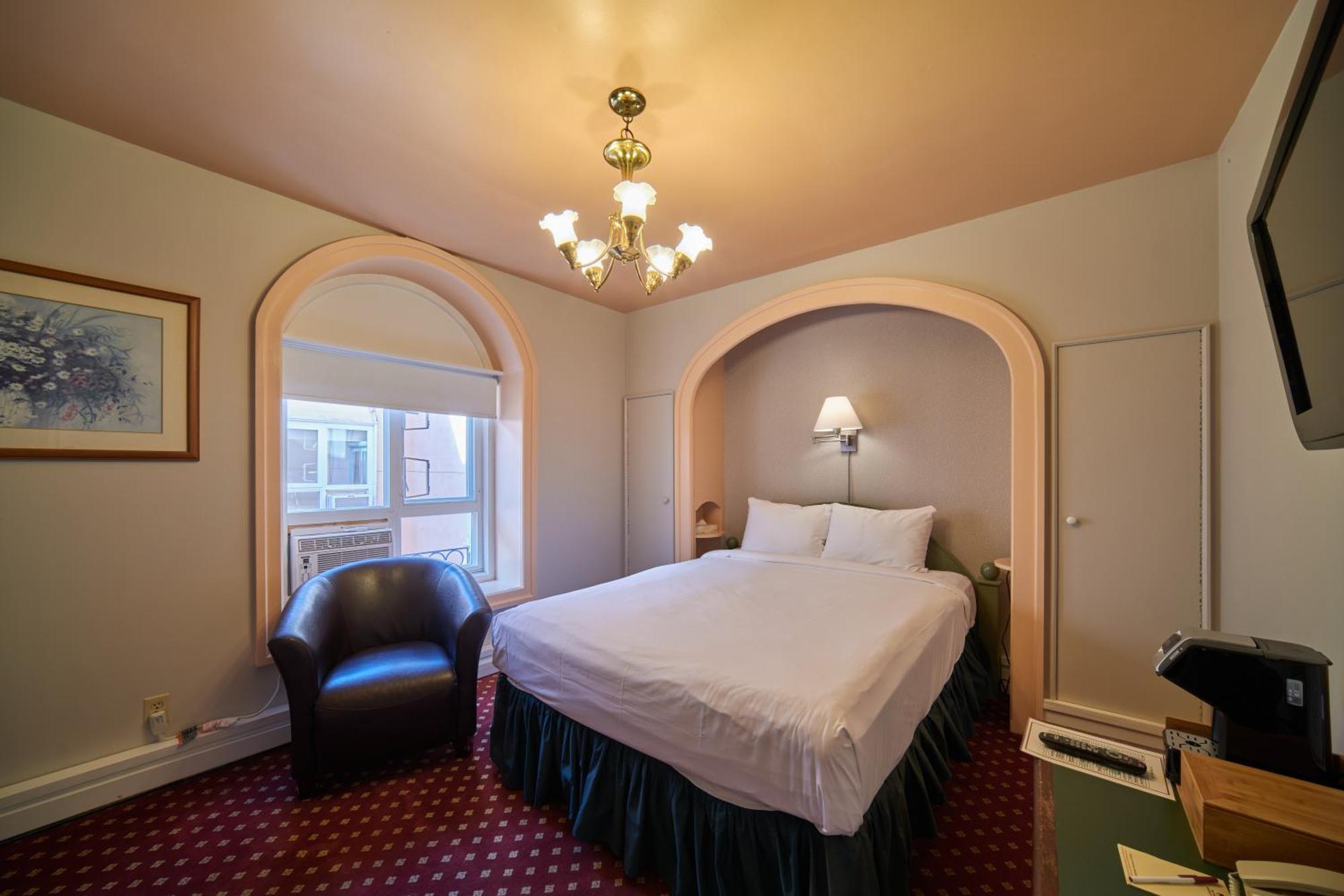 ויקטוריה The Bedford Regency Hotel מראה חיצוני תמונה