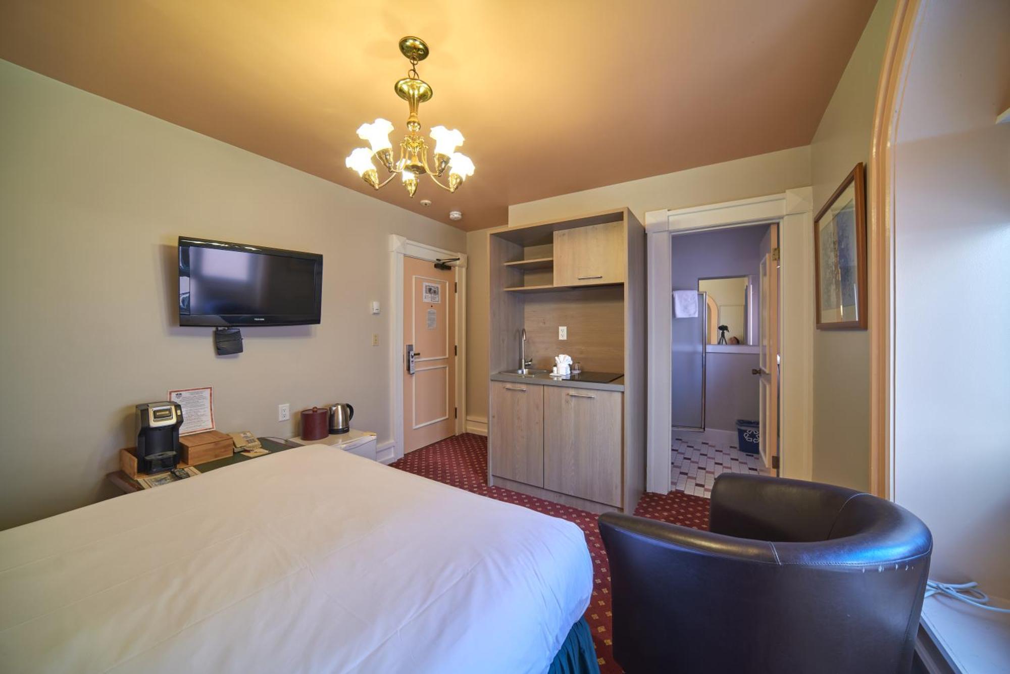 ויקטוריה The Bedford Regency Hotel מראה חיצוני תמונה