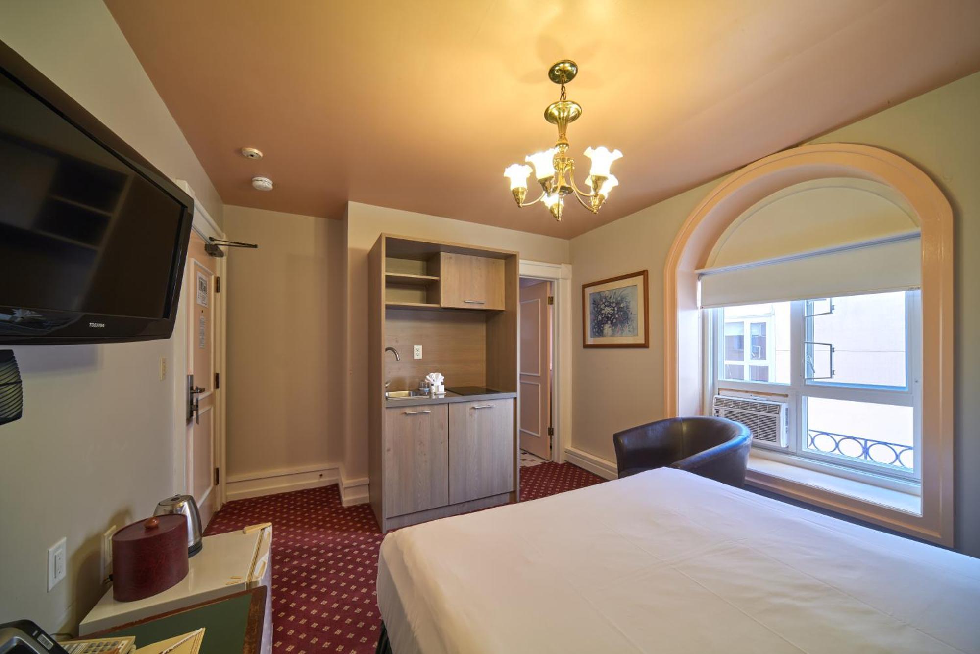 ויקטוריה The Bedford Regency Hotel מראה חיצוני תמונה