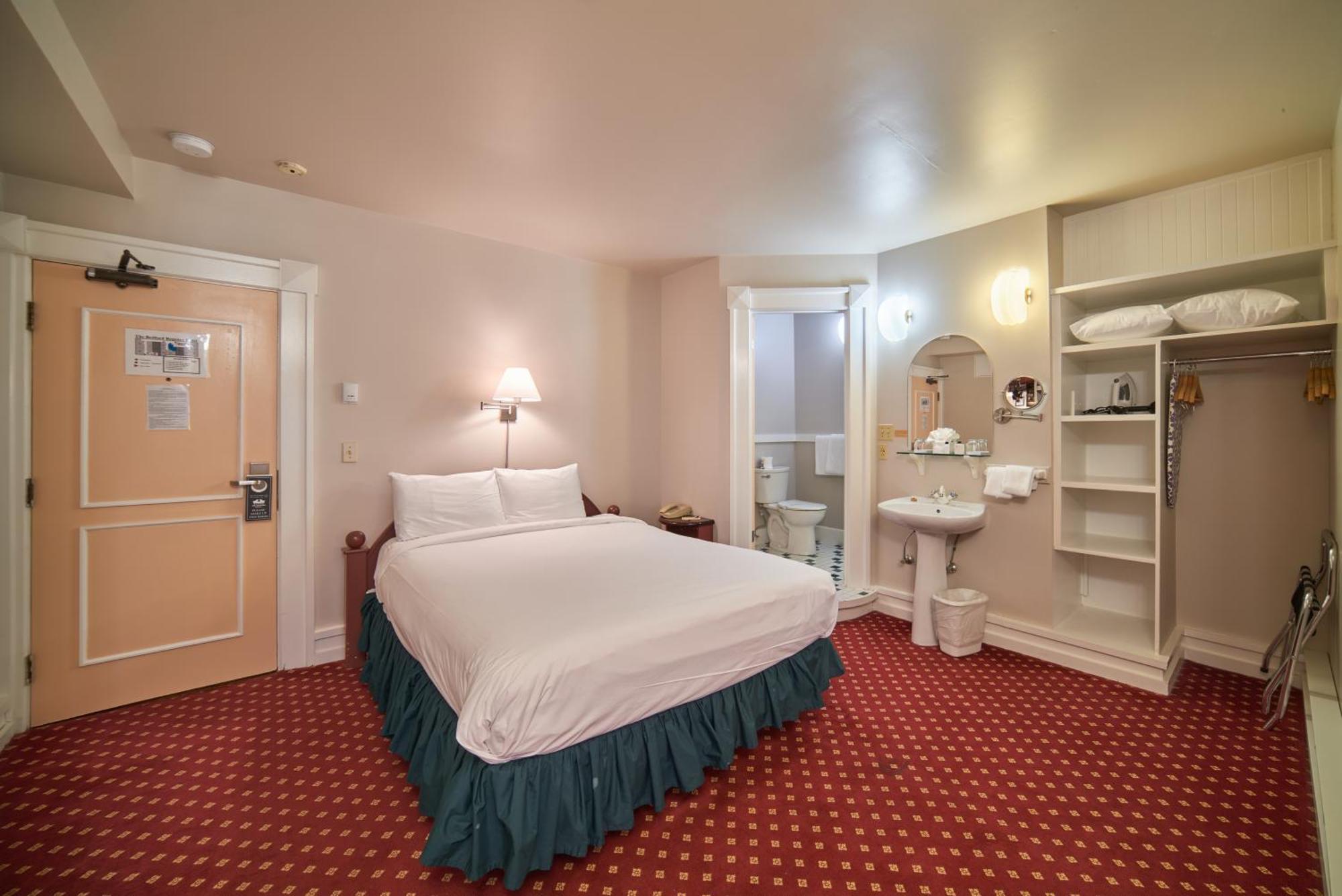 ויקטוריה The Bedford Regency Hotel מראה חיצוני תמונה