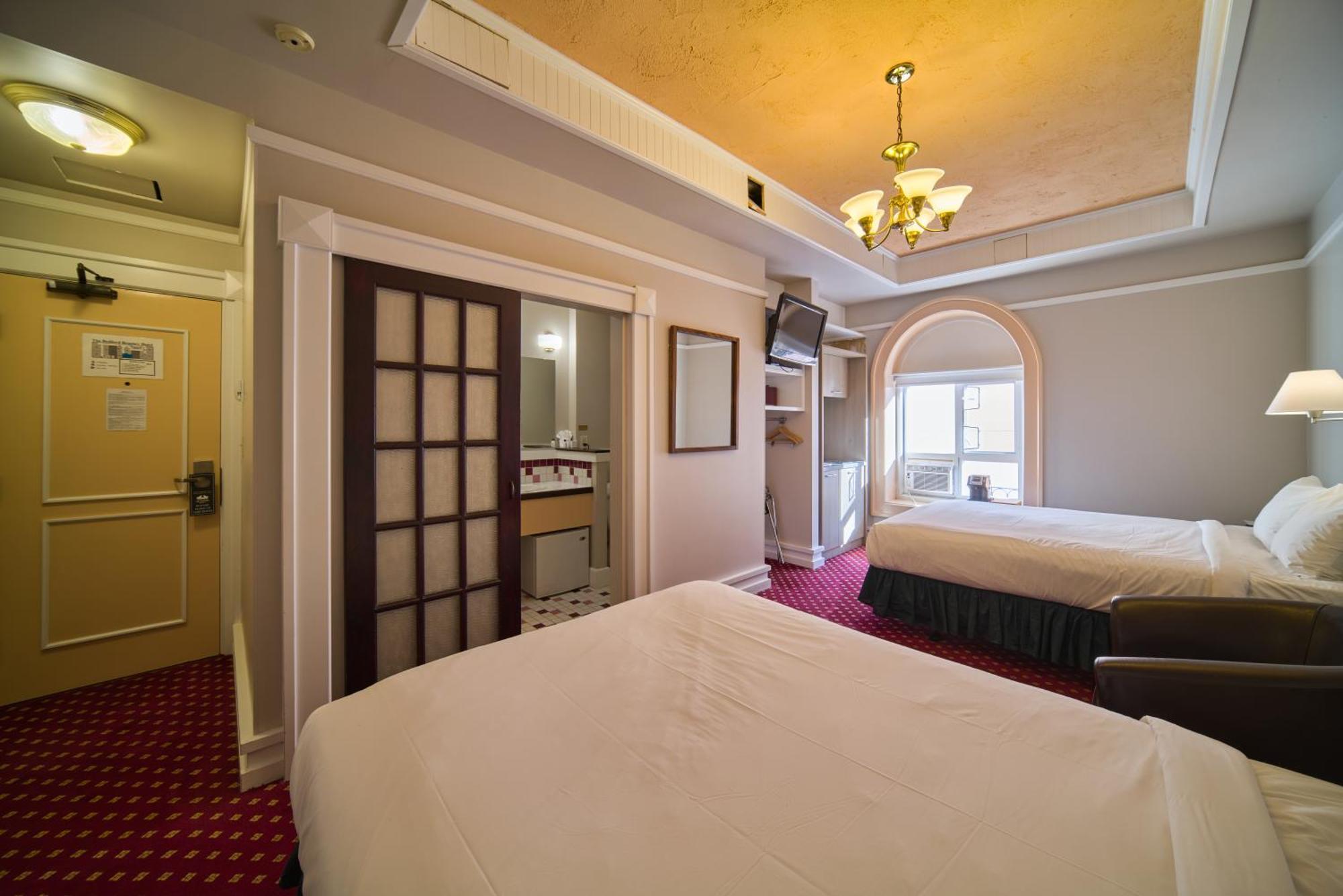 ויקטוריה The Bedford Regency Hotel מראה חיצוני תמונה